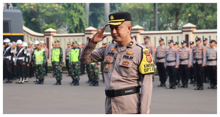 Kabag Ops Polres Bogor Kompol Bayu Tri Nugraha saat memimpin apel Operasi Zebra Lodaya 2024 di halaman Mapolres Bogor, Senin 14 Oktober 2024.